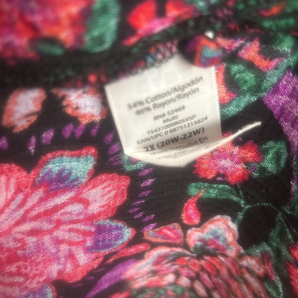 Terra & Sky Women's Plus Size Ruffled Print Top 2X - Picture 9 of 9